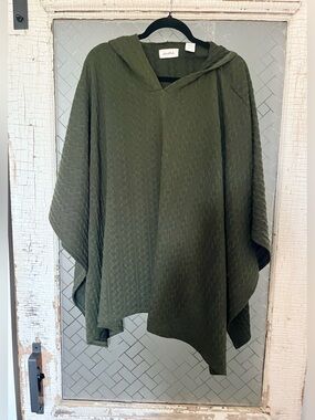 Moda Olive Green Hooded Textured Poncho